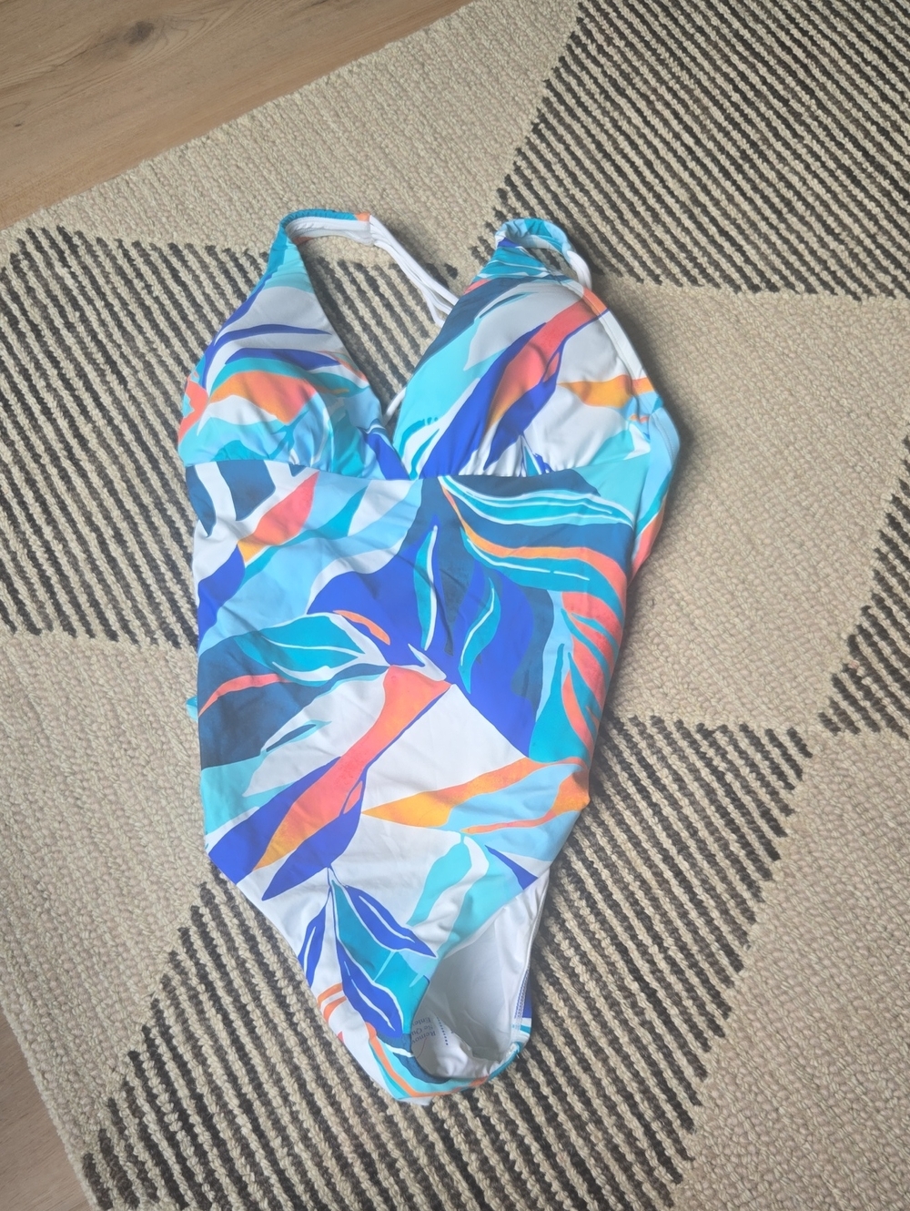 NWOT La BLANCA One-Piece Swimsuit in Multi Tropical Print